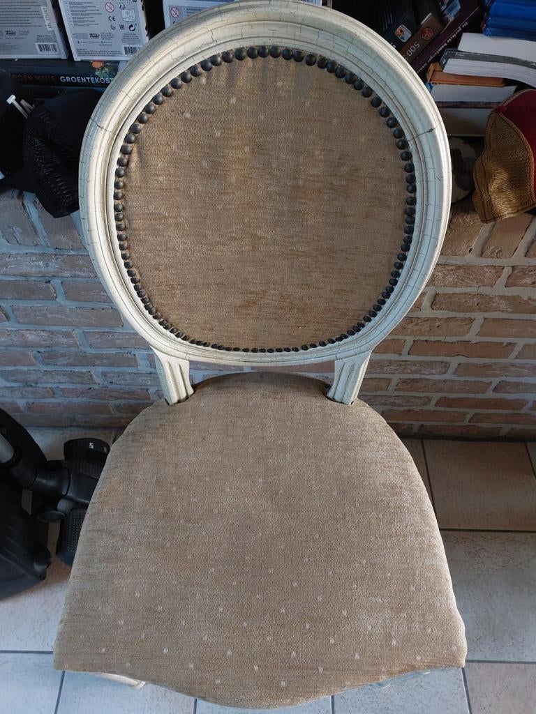 Stoelen 4 stuks om te restaureren, Ophalen
