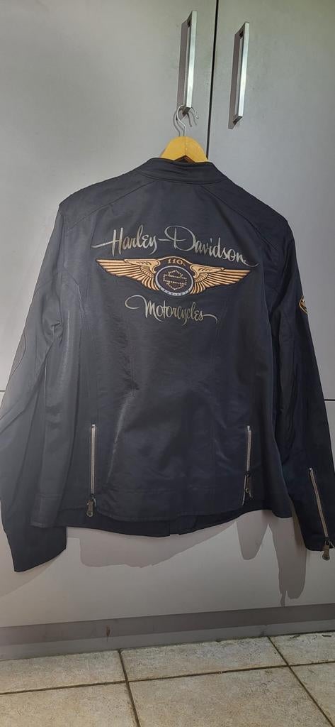 Vest Harley Davidson 110 anniversery, Enlèvement