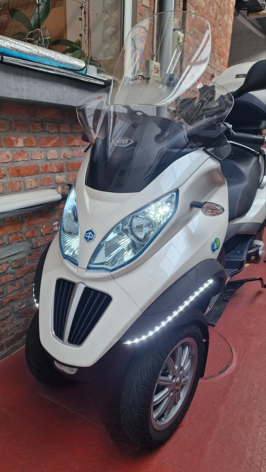Piaggio MP3 LT 300 hybride, Motos, 278 cm³, Occasion, Particulier, Éclairage LED