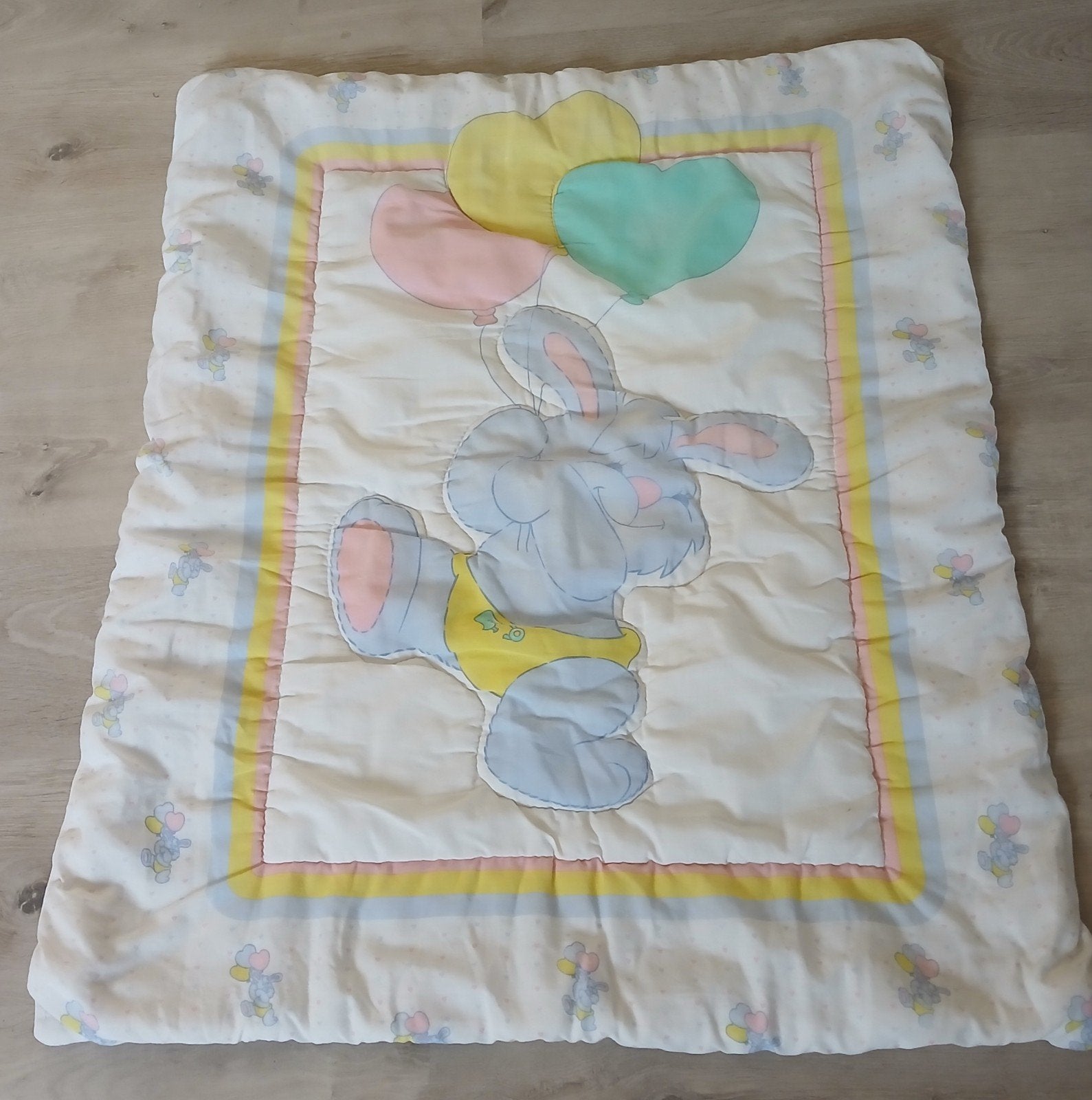 Edredon pour lit bébé, Enfants & Bébés, Berceaux & Lits, Enlèvement, Lit