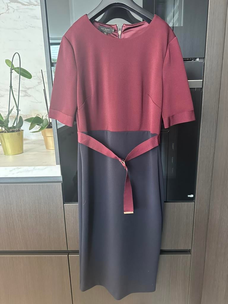 Klassevol kleed Ted Baker burgundy /blauw, Kleding | Dames, Jurken, Maat 38/40 (M), Blauw, Nieuw, Ophalen of Verzenden