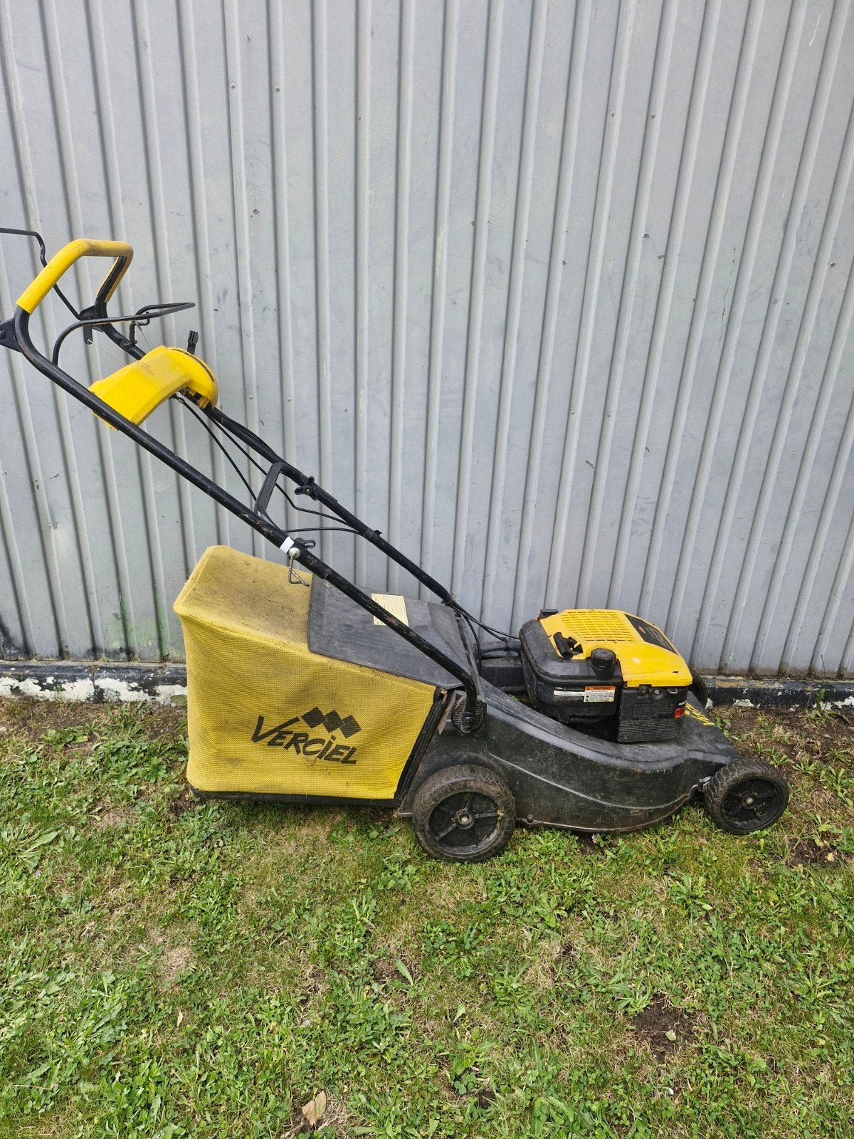 grasmaaier benzine, Ophalen