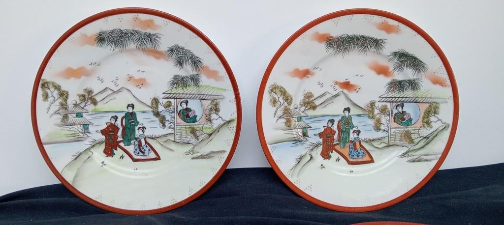 4 assiettes en porcelaine chinoise signées - Chine, Antiquités & Art, Enlèvement ou Envoi