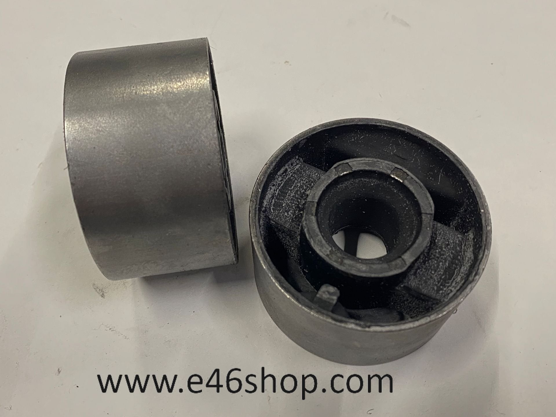 BMW E36 -  Z3 DRAAGARMRUBBERS OE 31129059288 NIEUW, Neuf, -, -, Enlèvement ou Envoi