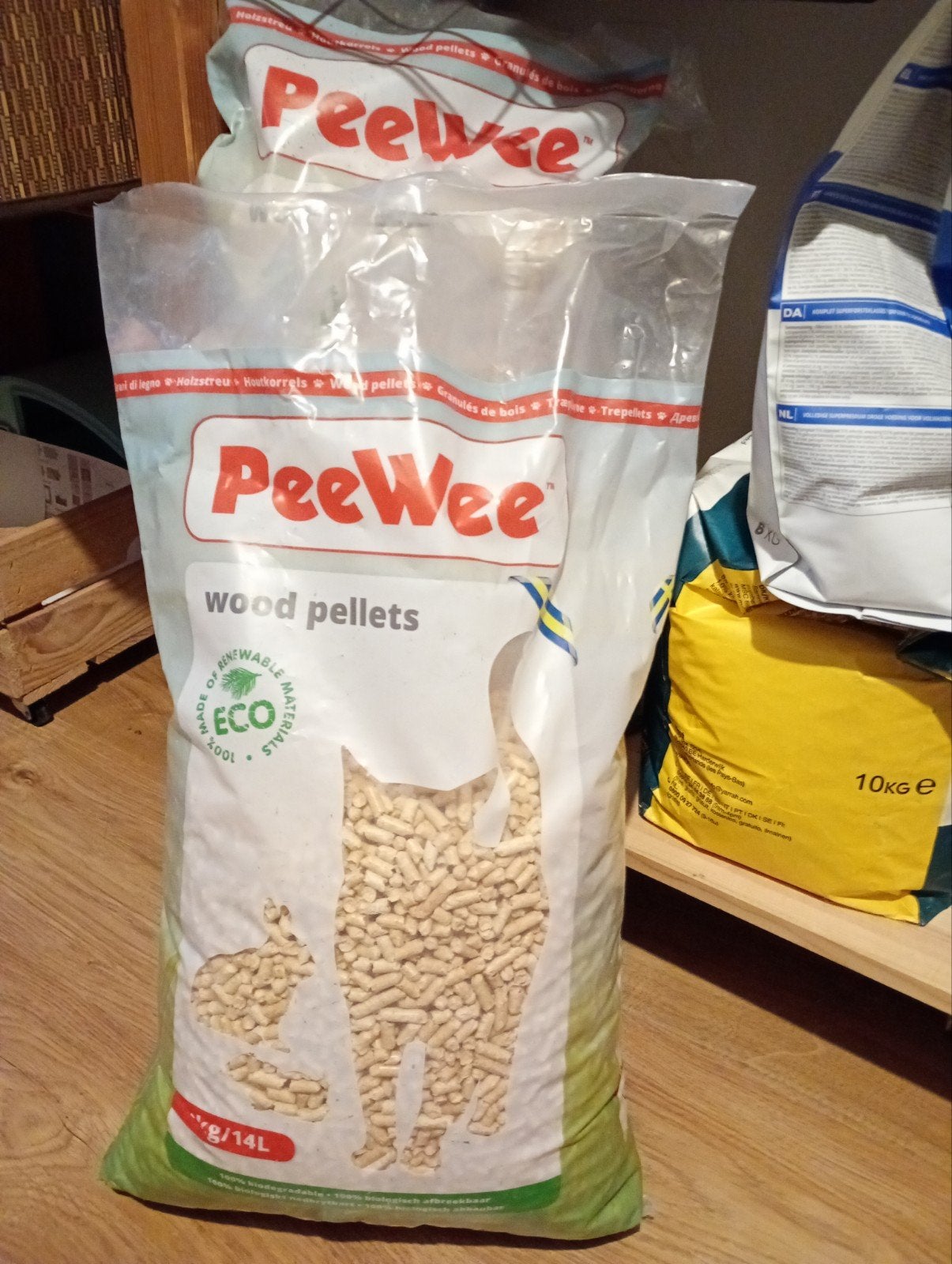 Peewee wood pellets 2 zakken 9 kg 14l - kattenbakvulling, Enlèvement, Comme neuf