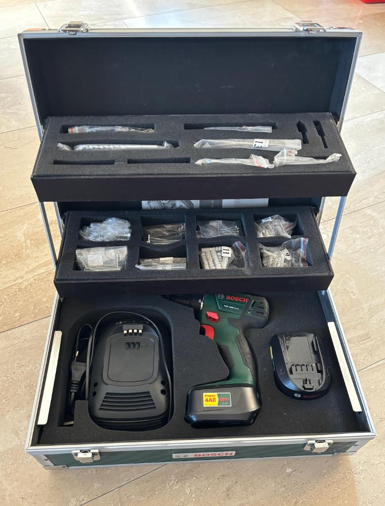 Perceuse-visseuse sans fil avec accessoires, Enlèvement, Utilisé, Perceuse