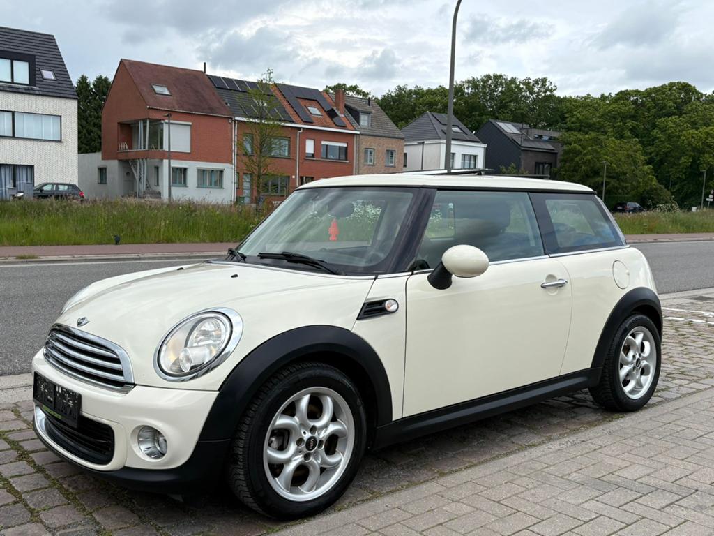 Mini One | 12 Maanden Garantie | 122 Dkm | Benzine | 2013, Auto's, Mini, Voorwielaandrijving, Testrit aan huis, Leder en Stof
