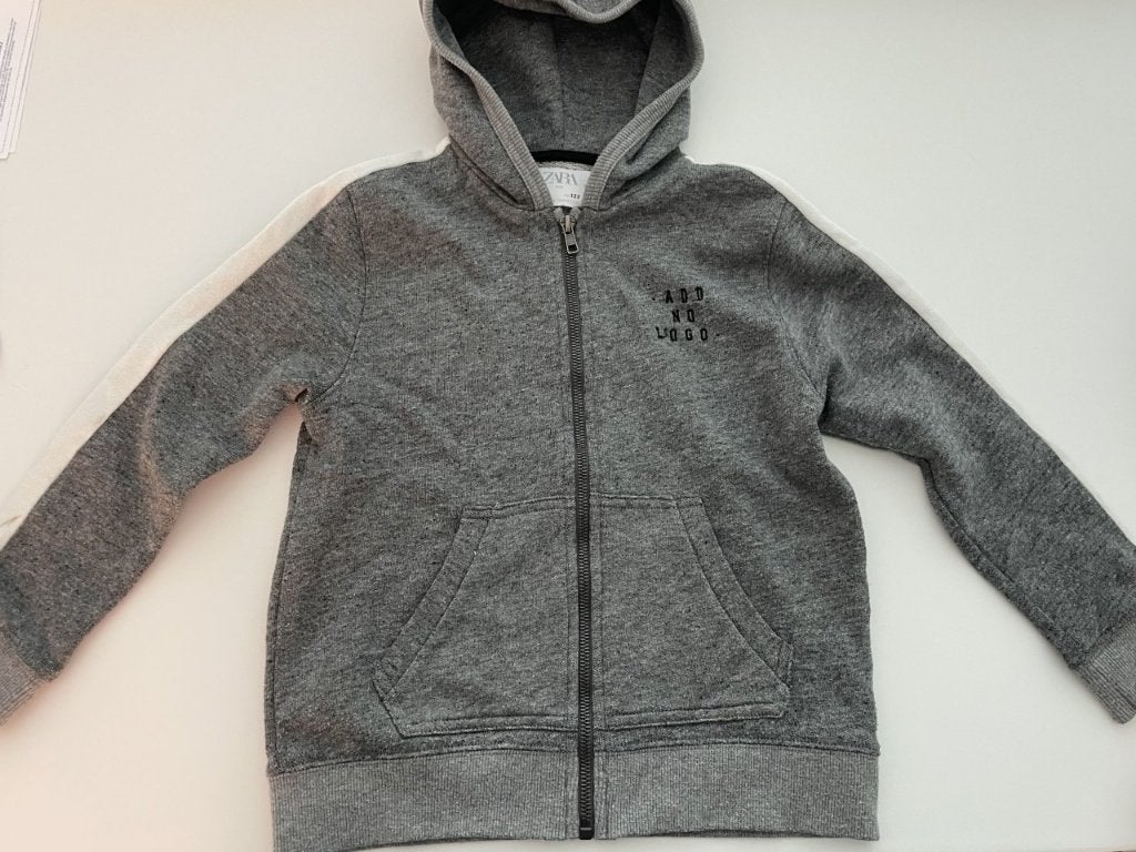 Gilet d'entraînement gris ZARA taille 122, Enfants & Bébés, Vêtements enfant | Taille 122, Garçon, Enlèvement ou Envoi, Pull ou Veste