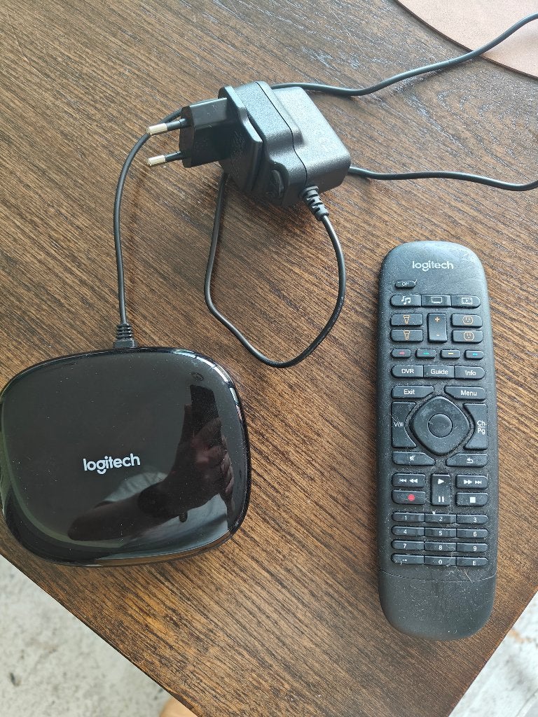 logitech harmony programmeerbare afstandsbedieing, TV, Hi-fi & Vidéo, Enlèvement ou Envoi, Utilisé, Universel