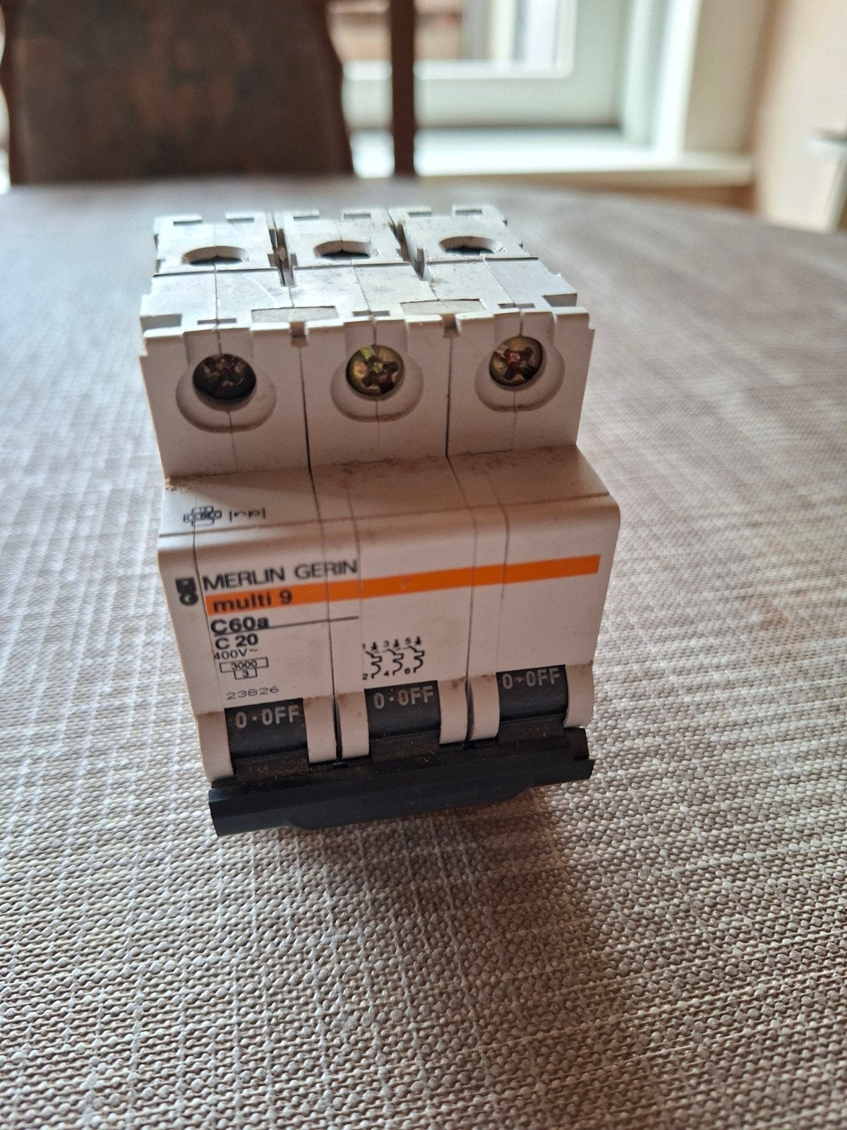 Merlin Gerin Multi 9 C60a C20 3-polig, Enlèvement