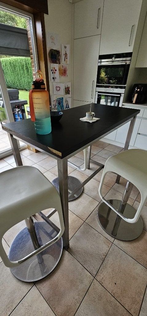 Hoge keukentafel + 3 verstelbare barkrukken, Ophalen, Gebruikt