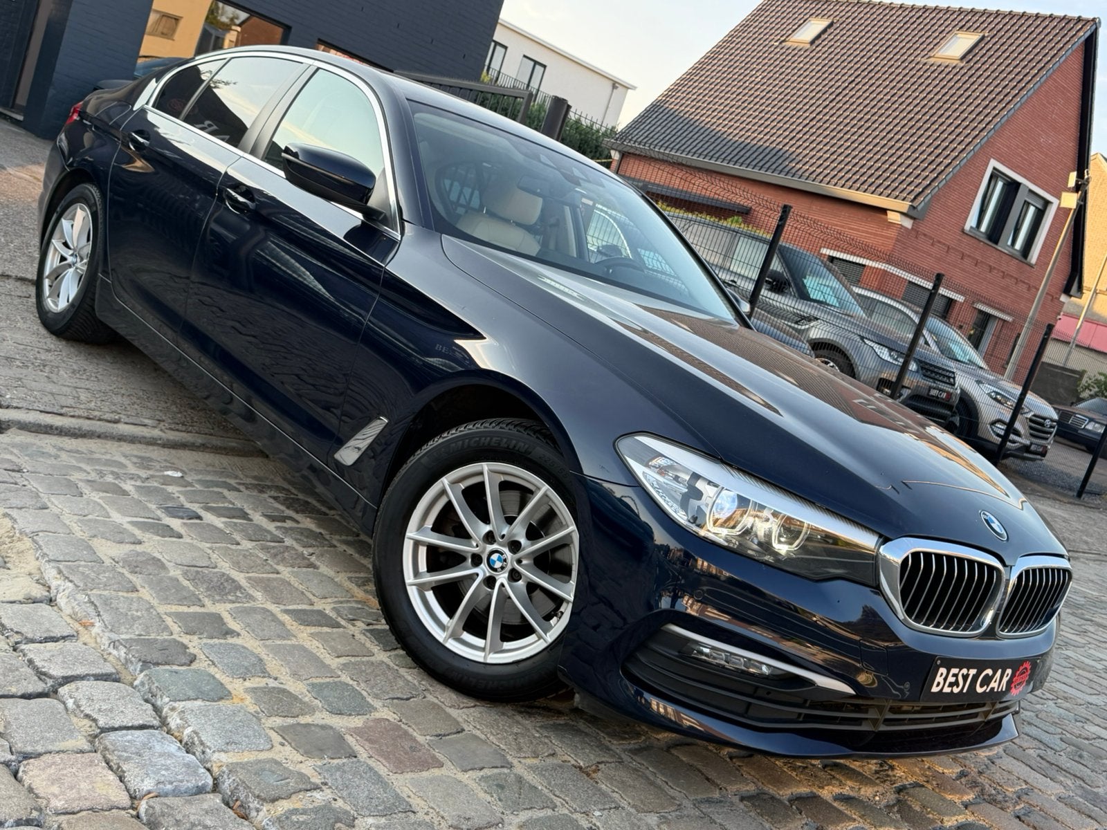 BMW 520i * Sport Line * Garantie, Autos, BMW, Cuir, Capteur de lumière, Entreprise, https://public.car-pass.be/vhr/06885342-6172-45b3-ab1e-f785810ae500