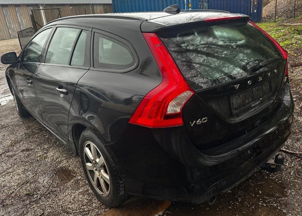 VOLVO V60 2.0 D AUT  2017 / DÉMARRE PAS / PRIX EXPORT:3.000€, Auto's, Volvo, Te koop, Euro 6, https://public.car-pass.be/vhr/575da541-536f-4add-928e-9897a9a50cd3
