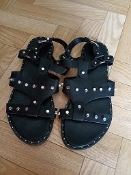 platte zwarte sandalen, Kleding | Dames, Ophalen of Verzenden, Zo goed als nieuw