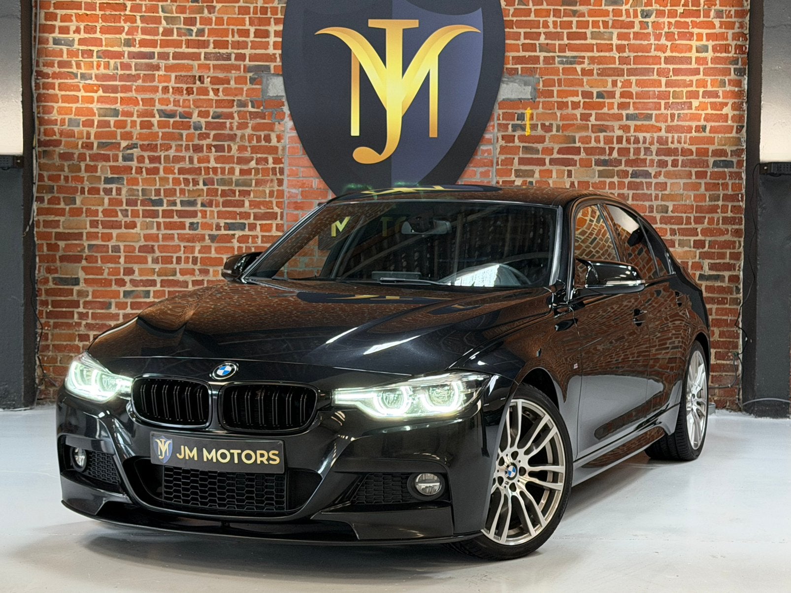 BMW 320i M-Pack */LED/Cockpit/Automaat/Navi*, Auto's, Automaat, 1998 cc, Alcantara, Zwart