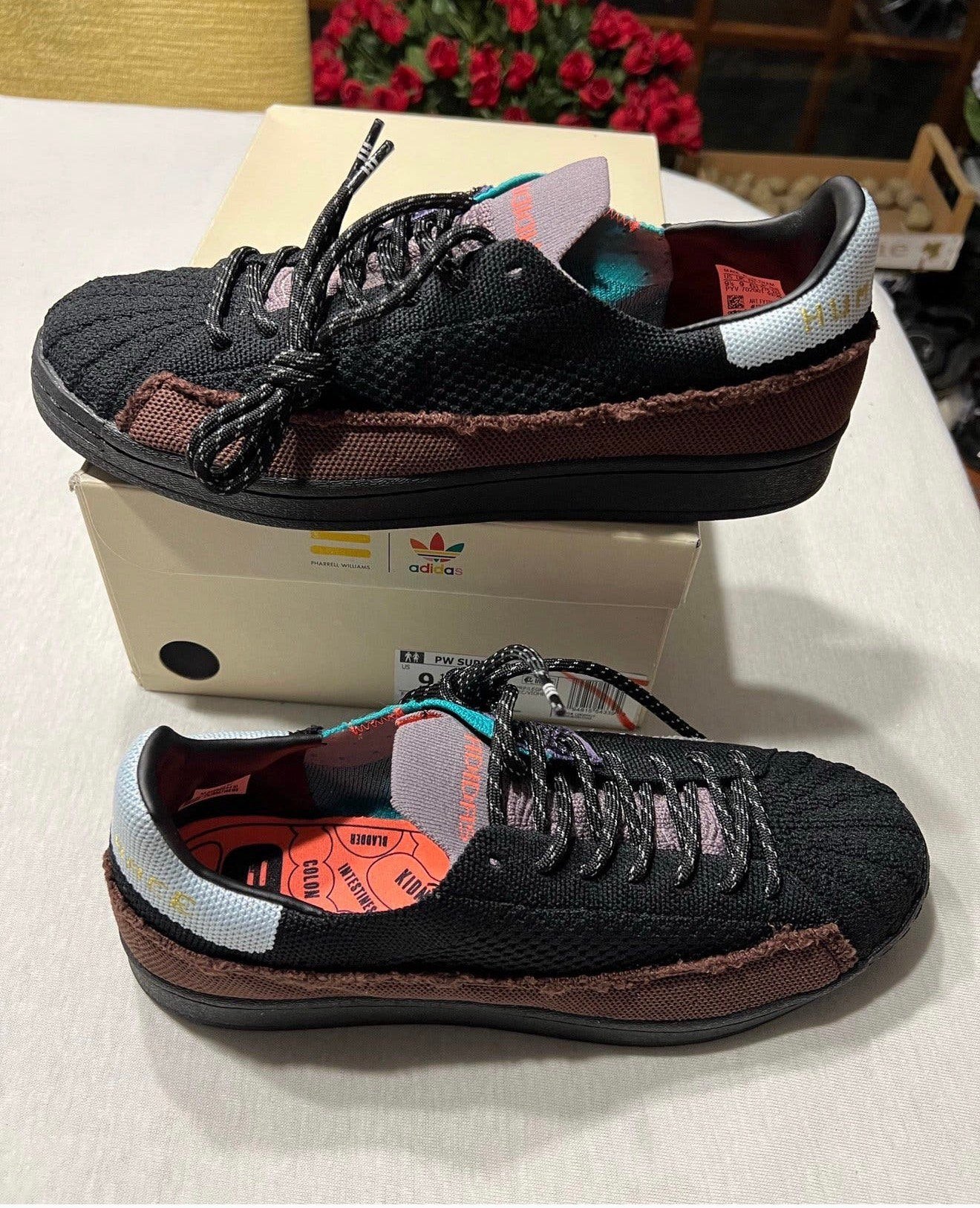 Adidas PW SUPERSTAR FY1787 maat 43 Pharrell Human Race Black, Zwart, Nieuw, Ophalen of Verzenden, Sneakers