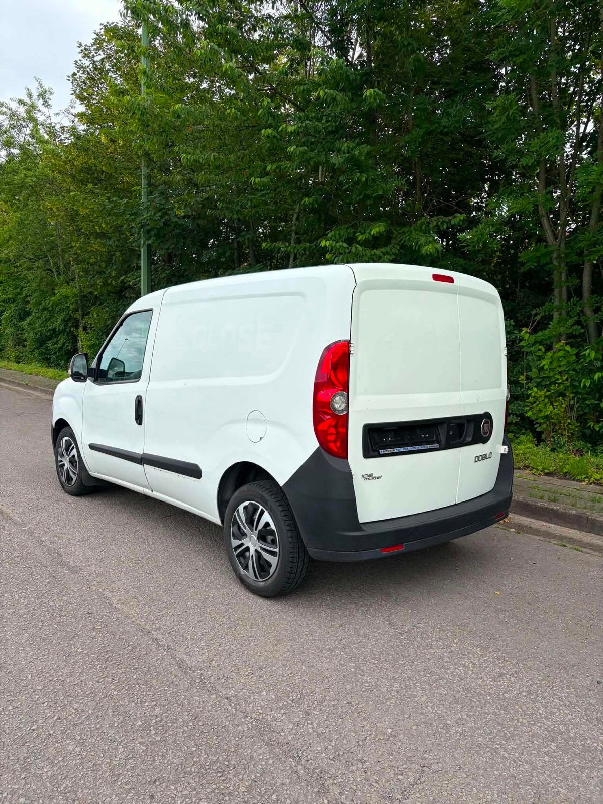 Fiat doblo 1.6 Td prêt à immatriculer, Autos, Euro 5, Entreprise, 2 places, Boîte manuelle