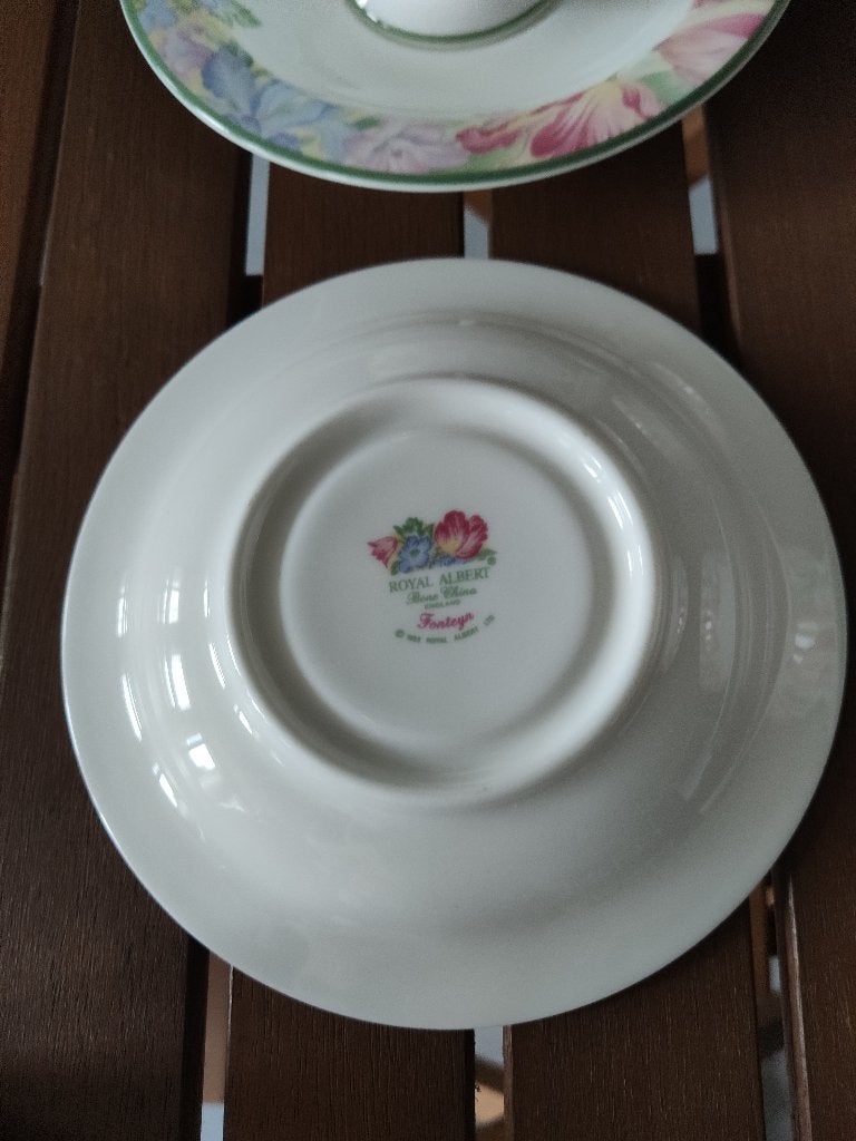 Service à thé Royal Albert - Modèle Fonteyn - Bone China, Enlèvement