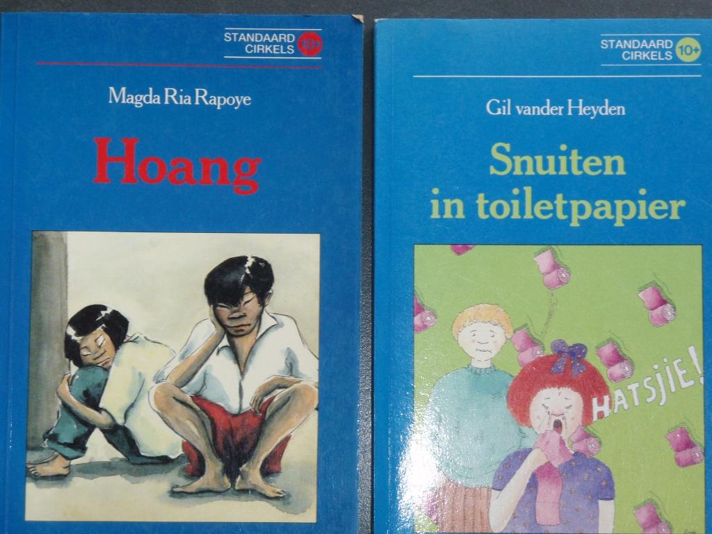 2 leesboeken: 'Hoang' en 'Snuiten in toiletpapier'., Ophalen of Verzenden, Nieuw, Fictie