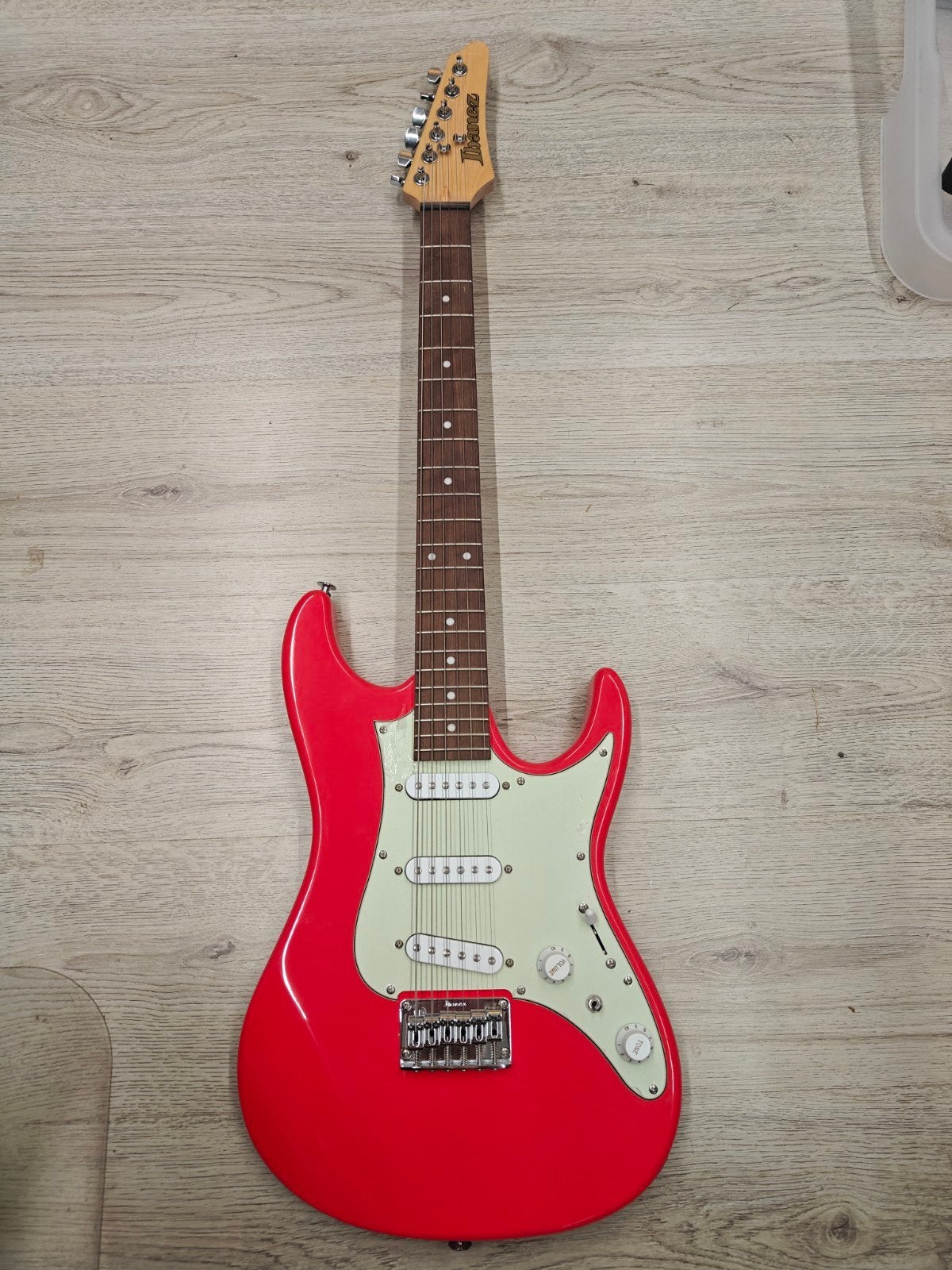 Ibanez AZ Essentials AZES31-VM, Muziek en Instrumenten, Ophalen of Verzenden, Zo goed als nieuw, Solid body, Ibanez