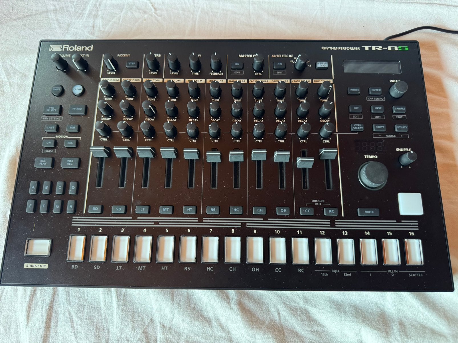 Roland TR8S etat comme neuf, Enlèvement, Comme neuf, Roland