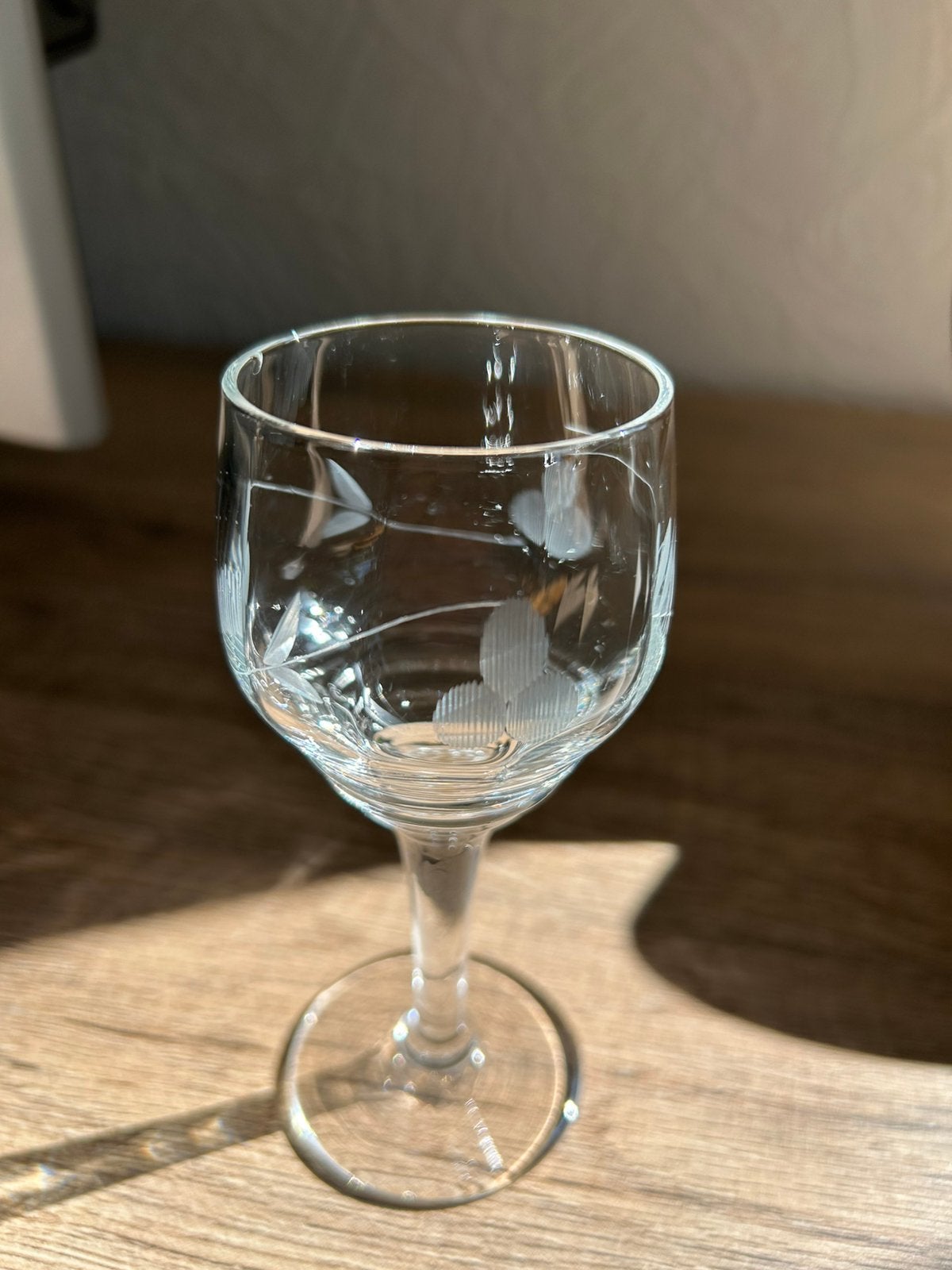 Antieke likeur glaasjes met bloemgravure jaren ‘40/‘50, Antiek en Kunst, Ophalen