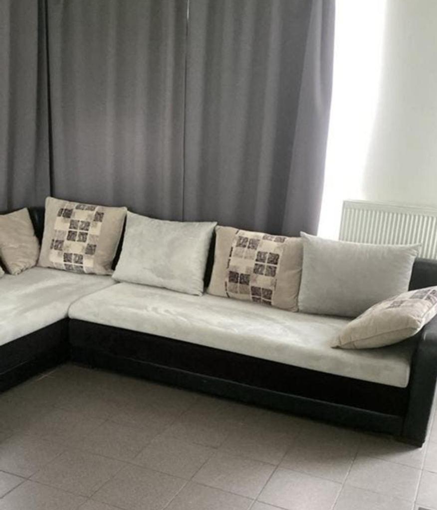Hoeksalon in daim 300 x 270 , 6 tot 8 zitplaatsen, Enlèvement