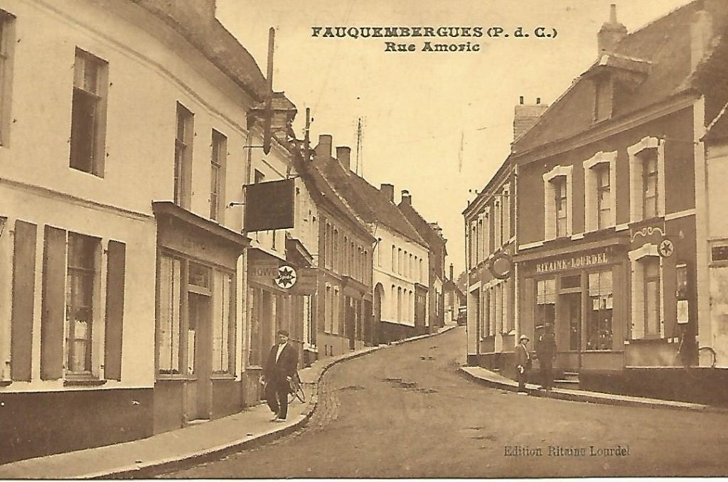 Vintage CP Fauquembergues Rue Amofic 1921, Collections, Enlèvement ou Envoi, 1920 à 1940, Affranchie