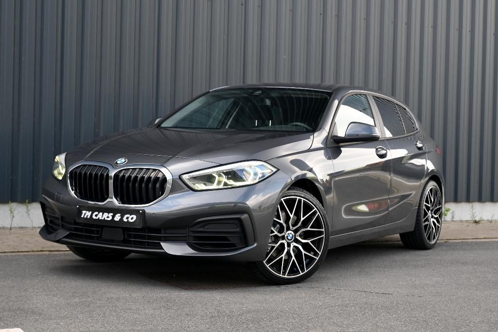 BMW 116i / Cam, LED, Cruise, Carplay, DAB, 19inch, BTW, Auto's, BMW, Voorwielaandrijving, 124 g/km, Bedrijf, 5 deurs