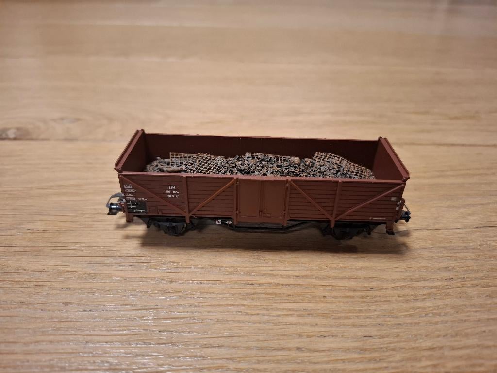 Märklin 46059 - wagon tombereau chargé de ferraille DB, Enlèvement, Comme neuf, Wagon, Märklin
