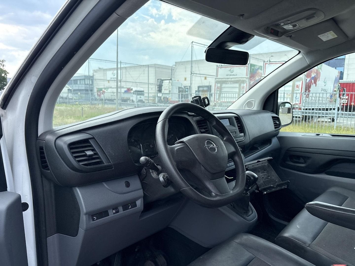 Opel Vivaro 1.5 CDTI L2H1 Edition | € 8.450,- NETTO! | Cruis, Auto's, Parkeersensor, Wit, 178 g/km, Bedrijf