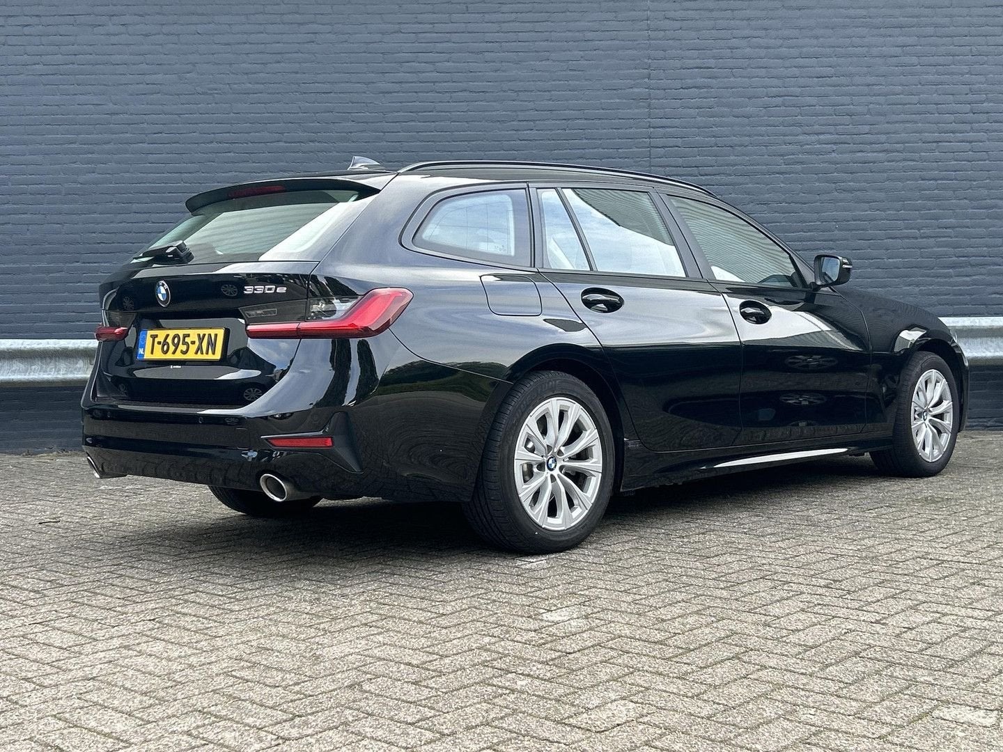 BMW 330 3-serie Touring 330e | € 14.000,- NETTO!, Auto's, Navigatiesysteem, Zwart, 31 g/km, Break
