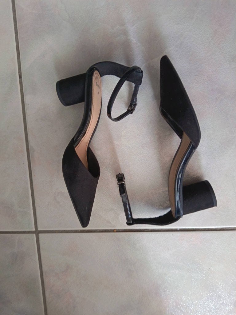 BERSHKA 37 zwarte suède schoenen, Schoenen met lage hakken, Zwart, Zo goed als nieuw, Bershka