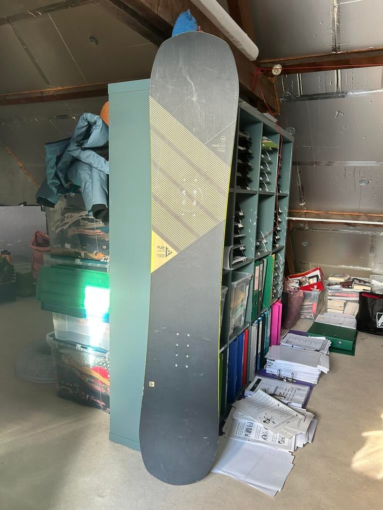 Nidecker Play Snowboard 157, Sport en Fitness, Snowboarden, Ophalen, Zo goed als nieuw, Board