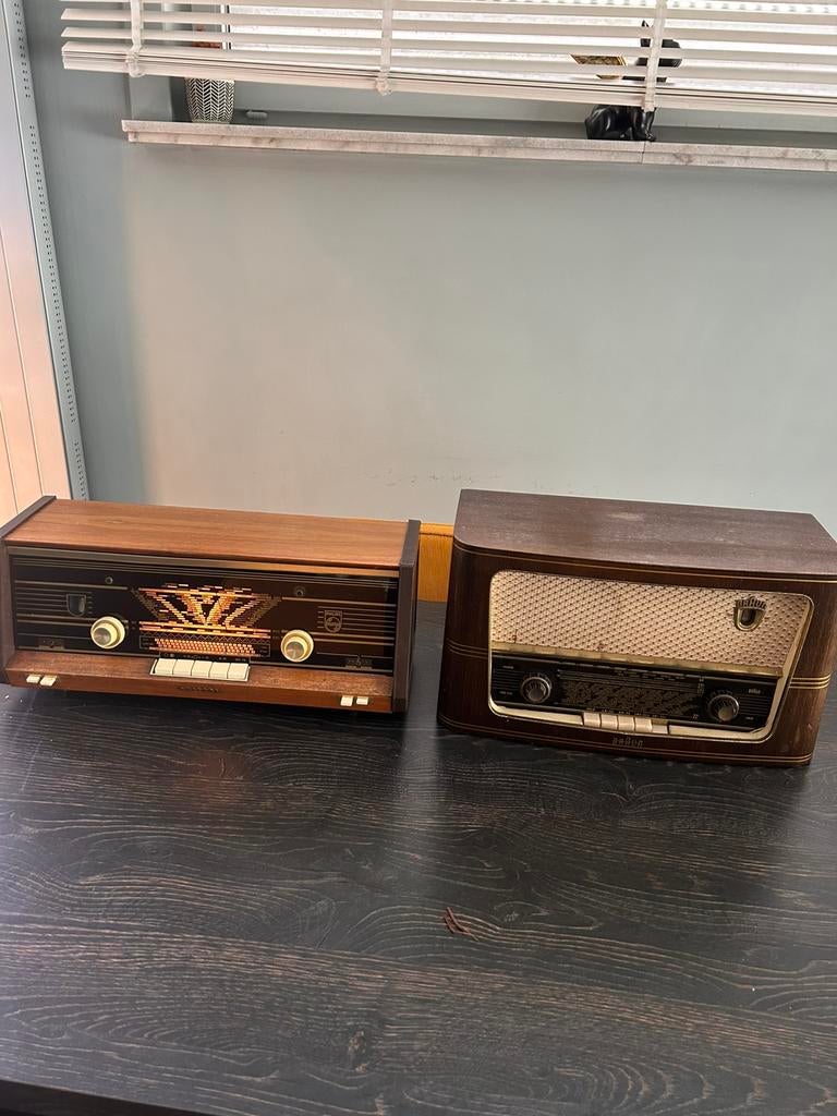 2 vintage radio s met buislampen, Antiquités & Art, Enlèvement