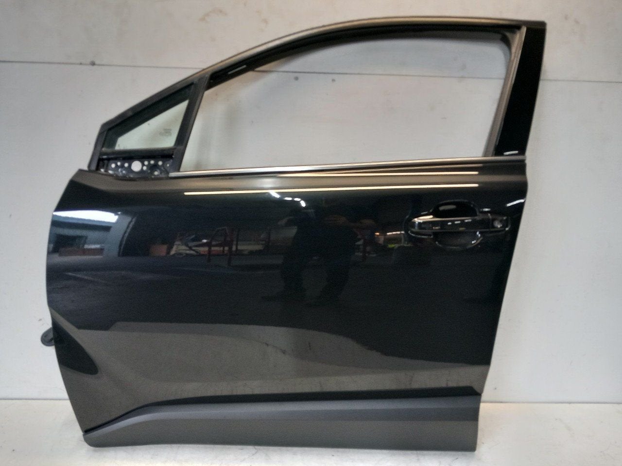 Portier links voor Toyota C-HR, Onderdelen@venauto.nl, Van der Ven Autorecycling B.V., Ettenseweg 76, 4706 PB Roosendaal, The Netherlands