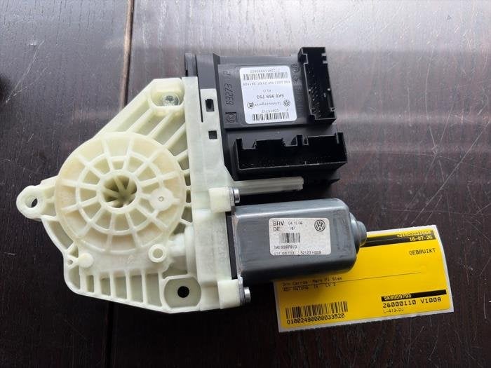 Moteur de vitre portière d'un Volkswagen Golf, Autos : Pièces & Accessoires, Volkswagen, -, 3 mois de garantie, Utilisé
