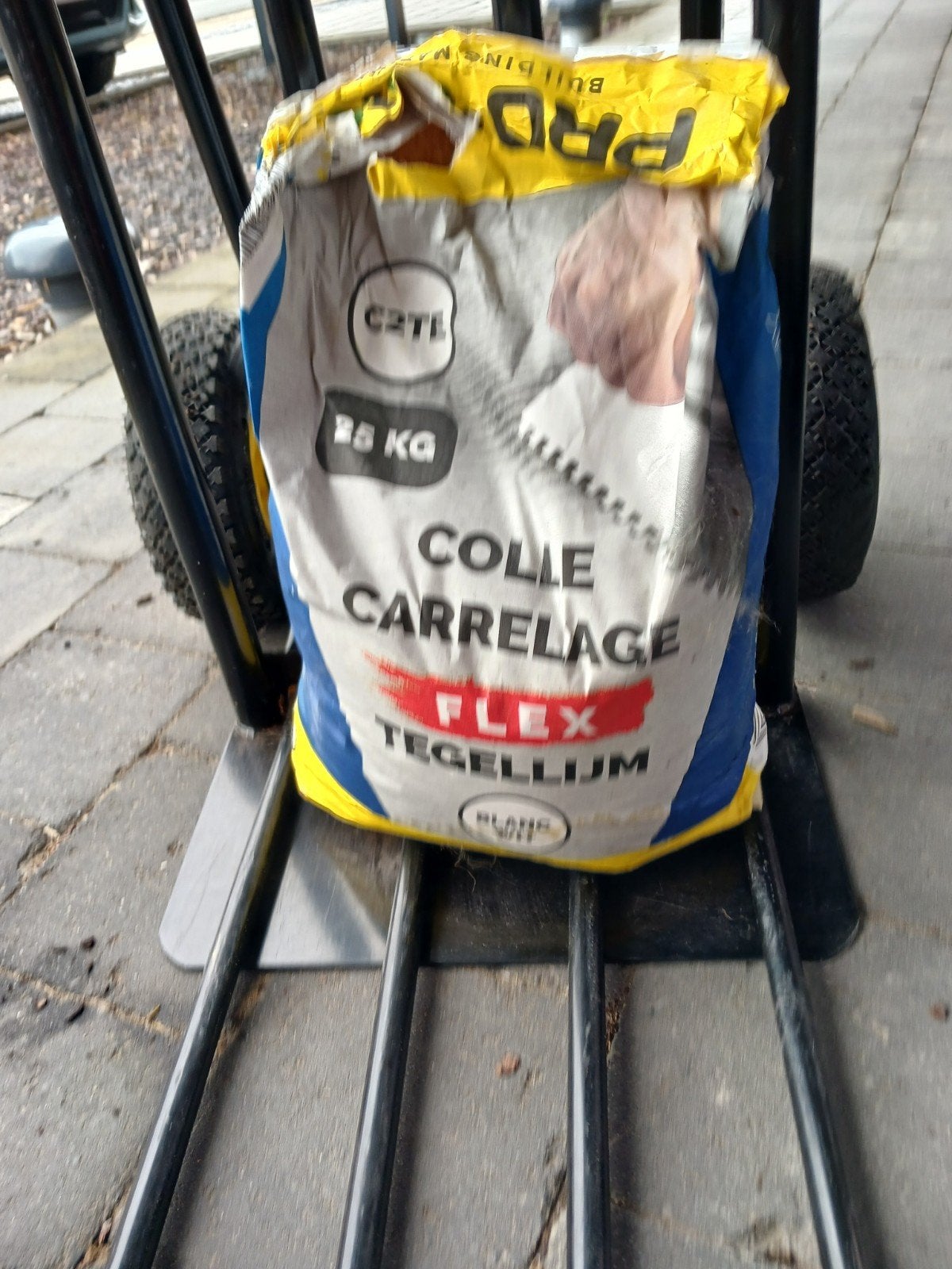 Tegellijm, Ophalen
