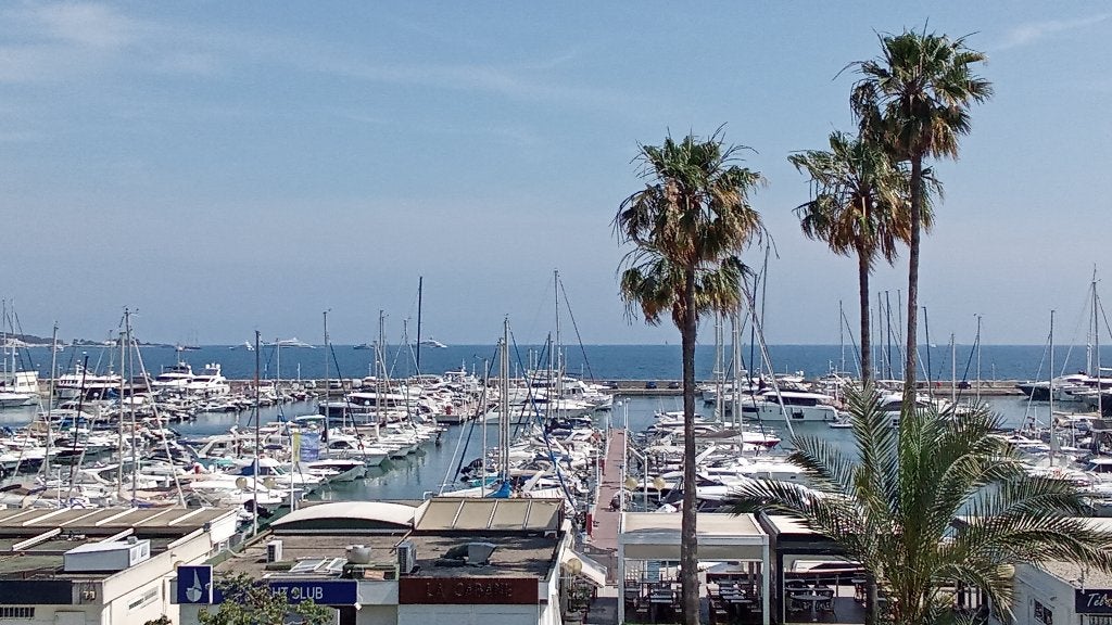 Côte d'Azur golfe Juan appartement en bord de mer, Vacances, Propriétaire, Machine à laver, Ville, 1 chambre