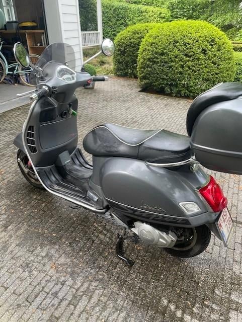 Vespa GTS 125ie ABS, Scooter, Occasion, 4 cilinders, Particulier