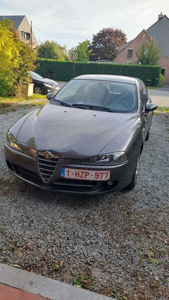 Alfa 147, Auto's, Voorwielaandrijving, Zwart, Handgeschakeld, Particulier