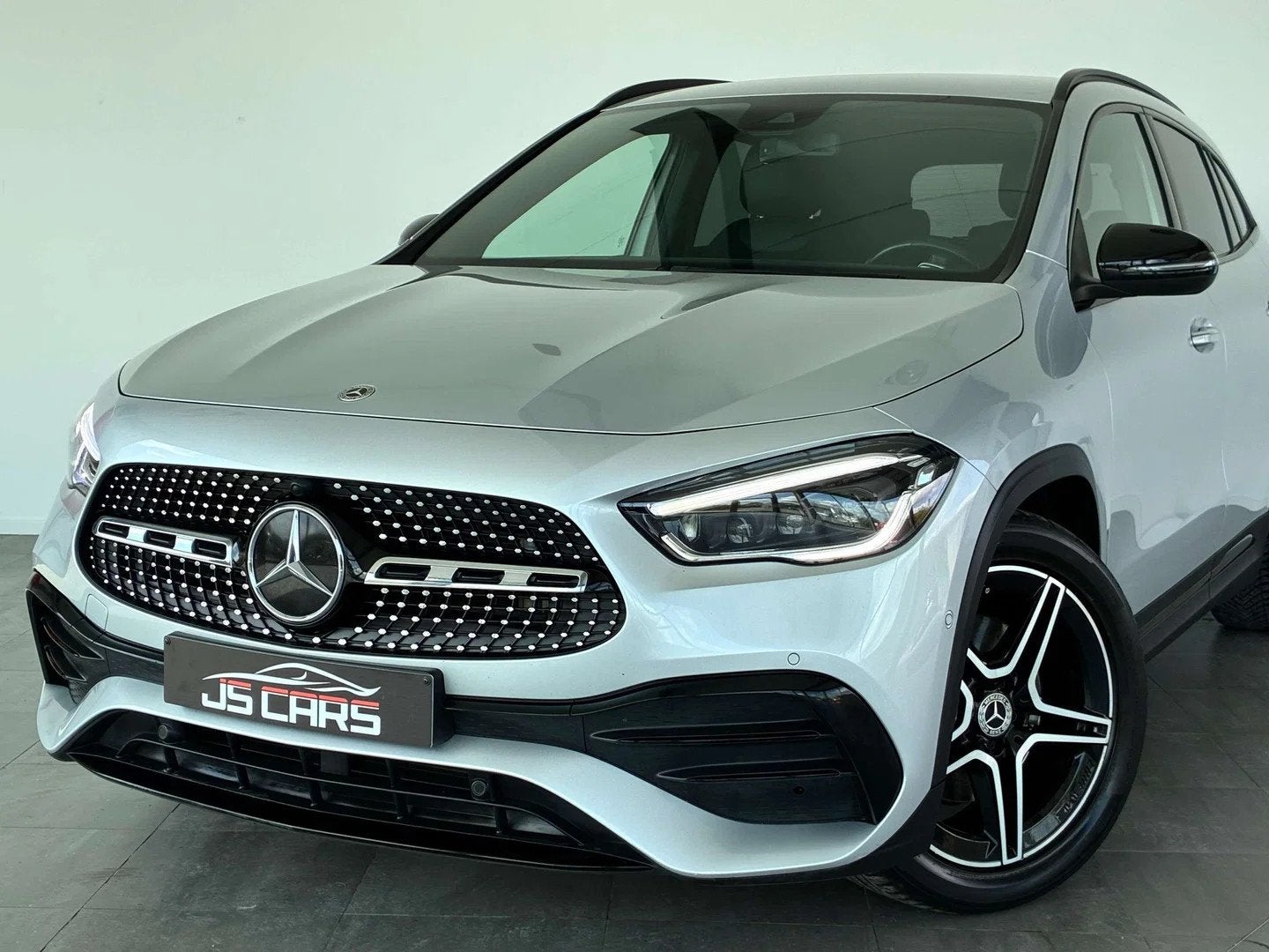 Mercedes-Benz GLA 180 dA PACK AMG-COCKPIT-GPS-ALCANTARA-CAME, Autos, Argent ou Gris, Achat, Euro 6, Entreprise