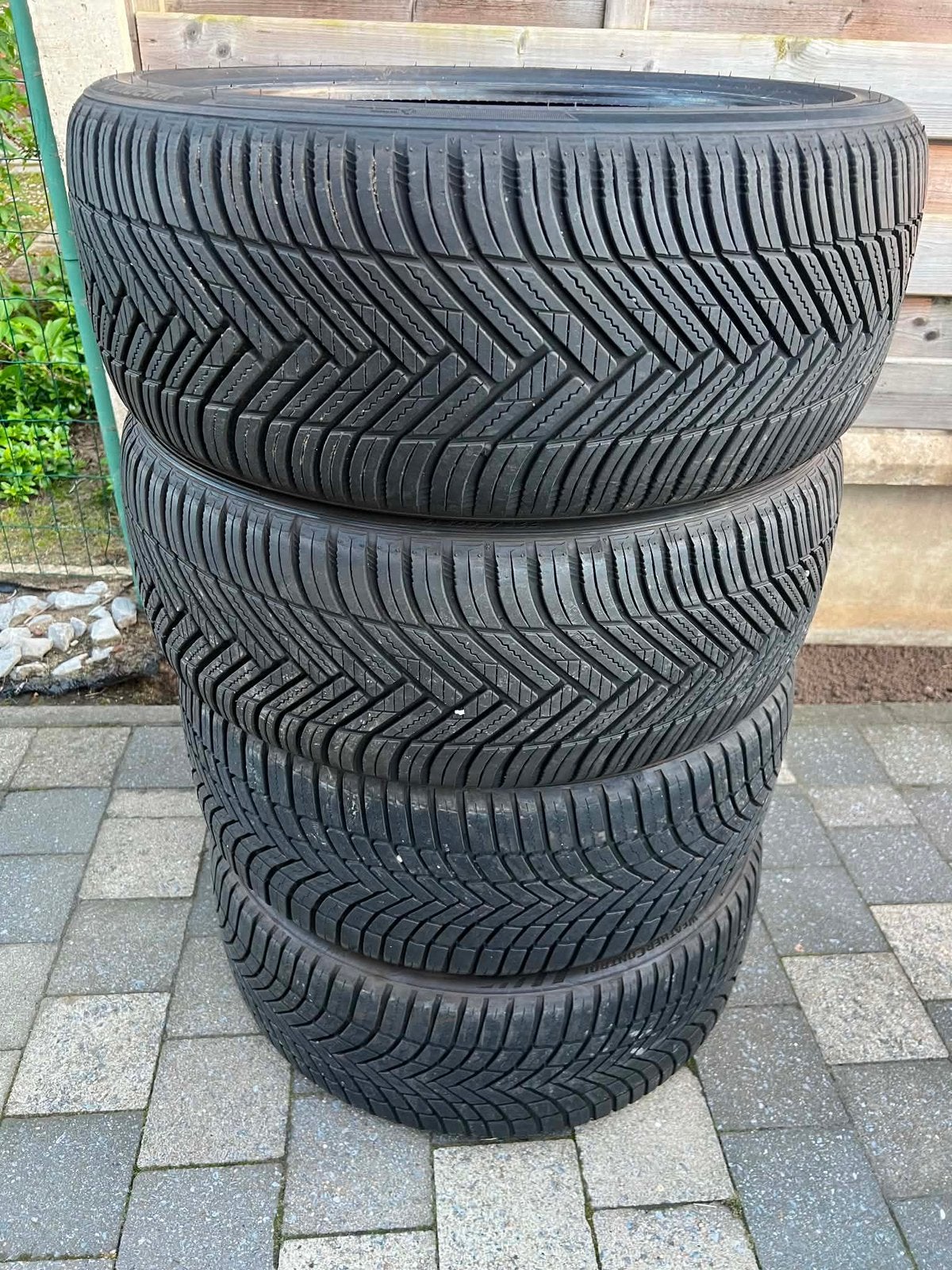 BRIDGESTONE & HANKOOK ALL-SEASON BANDEN 225/40/R19, Gebruikt, All Season, Band(en), Personenwagen
