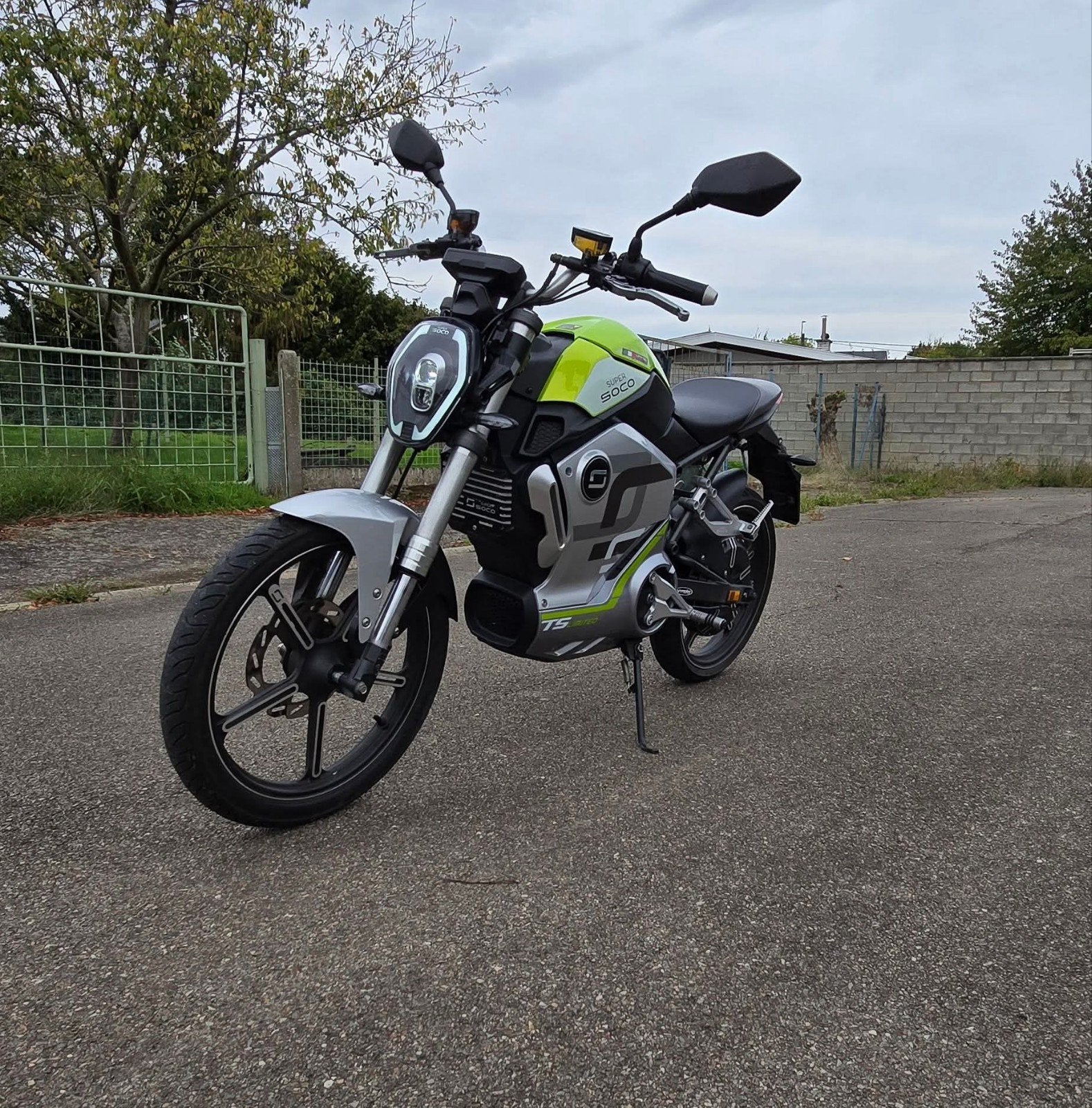 ma moto + 10.000€ côtre mercedes minimum 2017, Autos, Achat, Euro 6, Automatique, Particulier