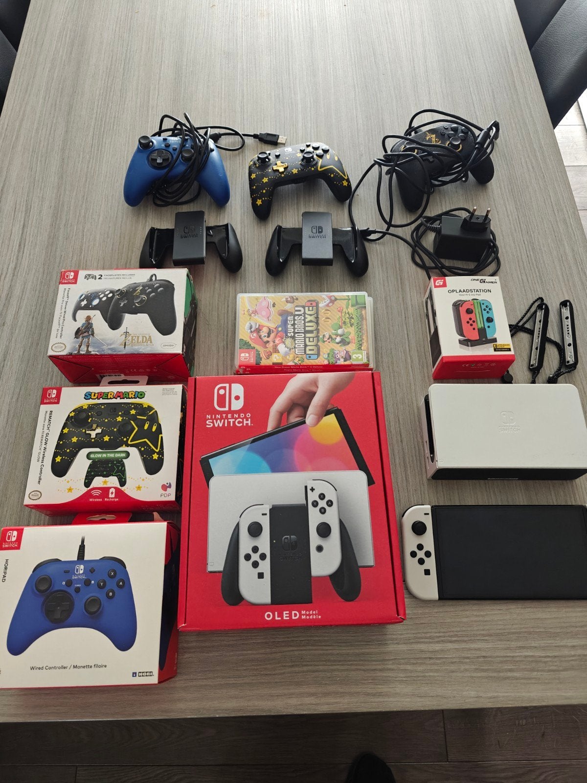 Nintendo Switch OLED + 4 Games + 3 Controllers + Garantie!!, Games en Spelcomputers, Games | Nintendo Switch, Zo goed als nieuw