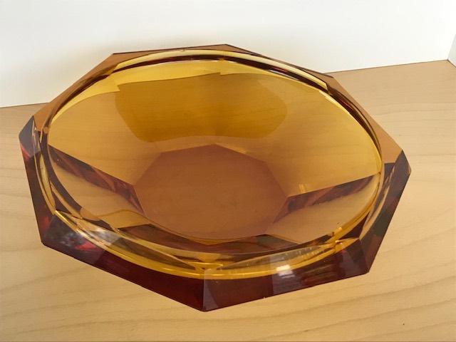 Grote amberkleurige schaal. Art Deco - Stijl Wiener W., Antiek en Kunst, Antiek | Glaswerk en Kristal, Ophalen of Verzenden