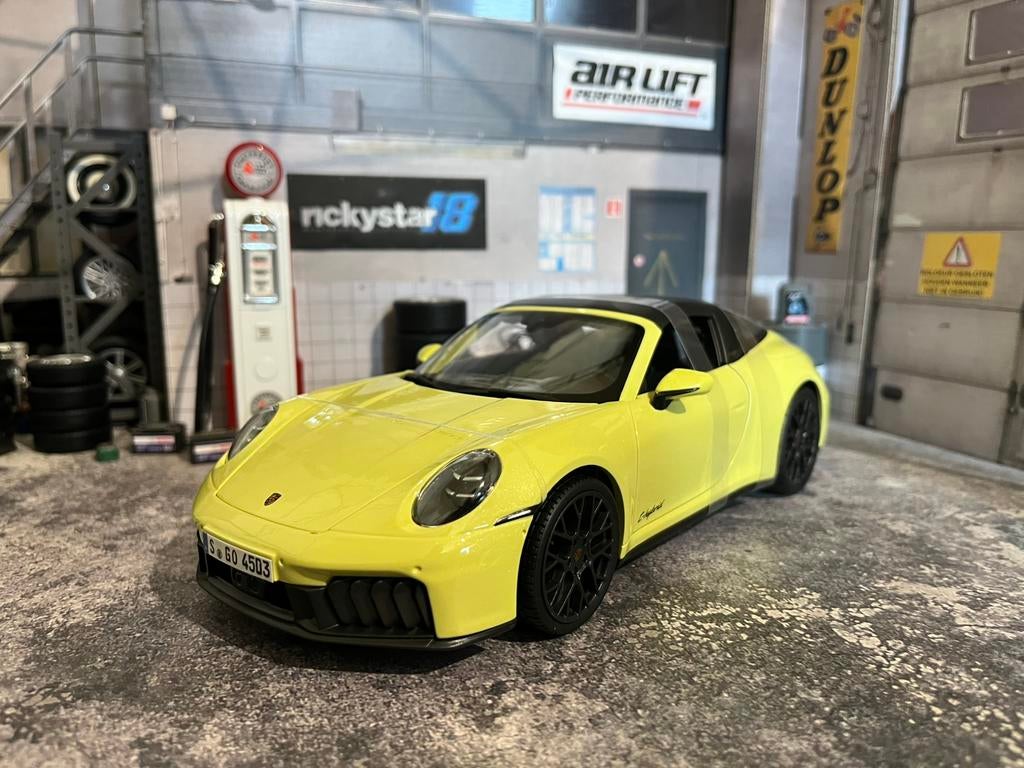 1:18 Porsche 911 targa 992.2 - neuve dans sa boite, Enlèvement ou Envoi, Comme neuf, Voiture, Maisto