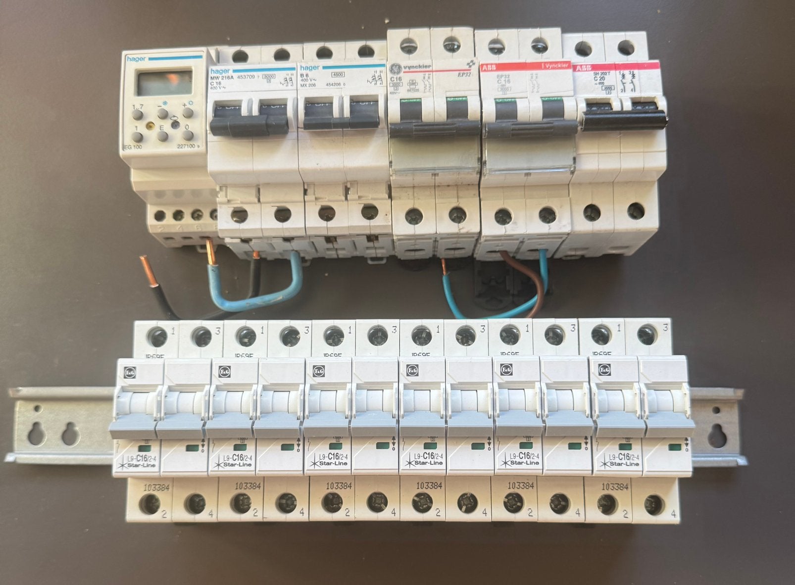 Stroomonderbrekers, Doe-het-zelf en Bouw, Elektriciteit en Kabels, Zo goed als nieuw, Hager, Ophalen of Verzenden