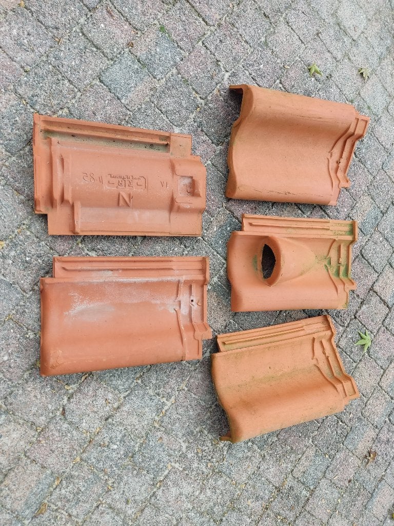 dakpannen, Pierre ou Argile, Enlèvement, Neuf, Rouge