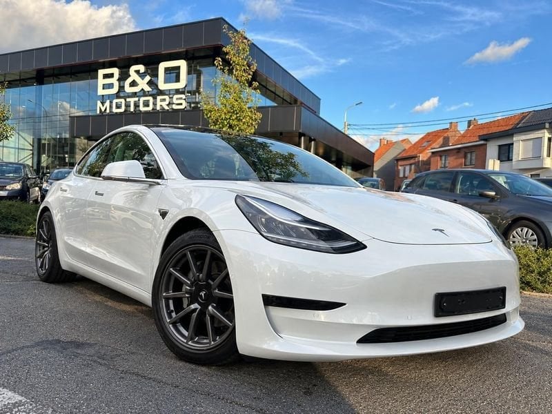 Tesla Model 3, Autos, Cuir, Achat, Entreprise, Noir